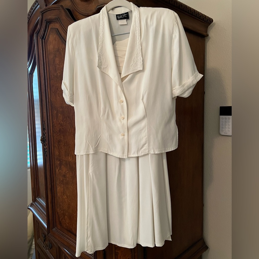 Wild Rose Ivory Skirt With Dress with Short Sleeve Jacket size 7/8.